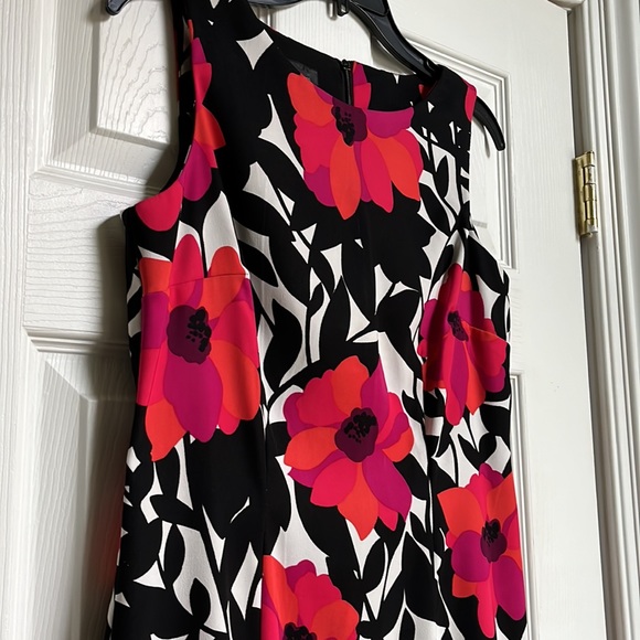 Fun spring dress by Alyx, size 6 - Picture 2 of 6